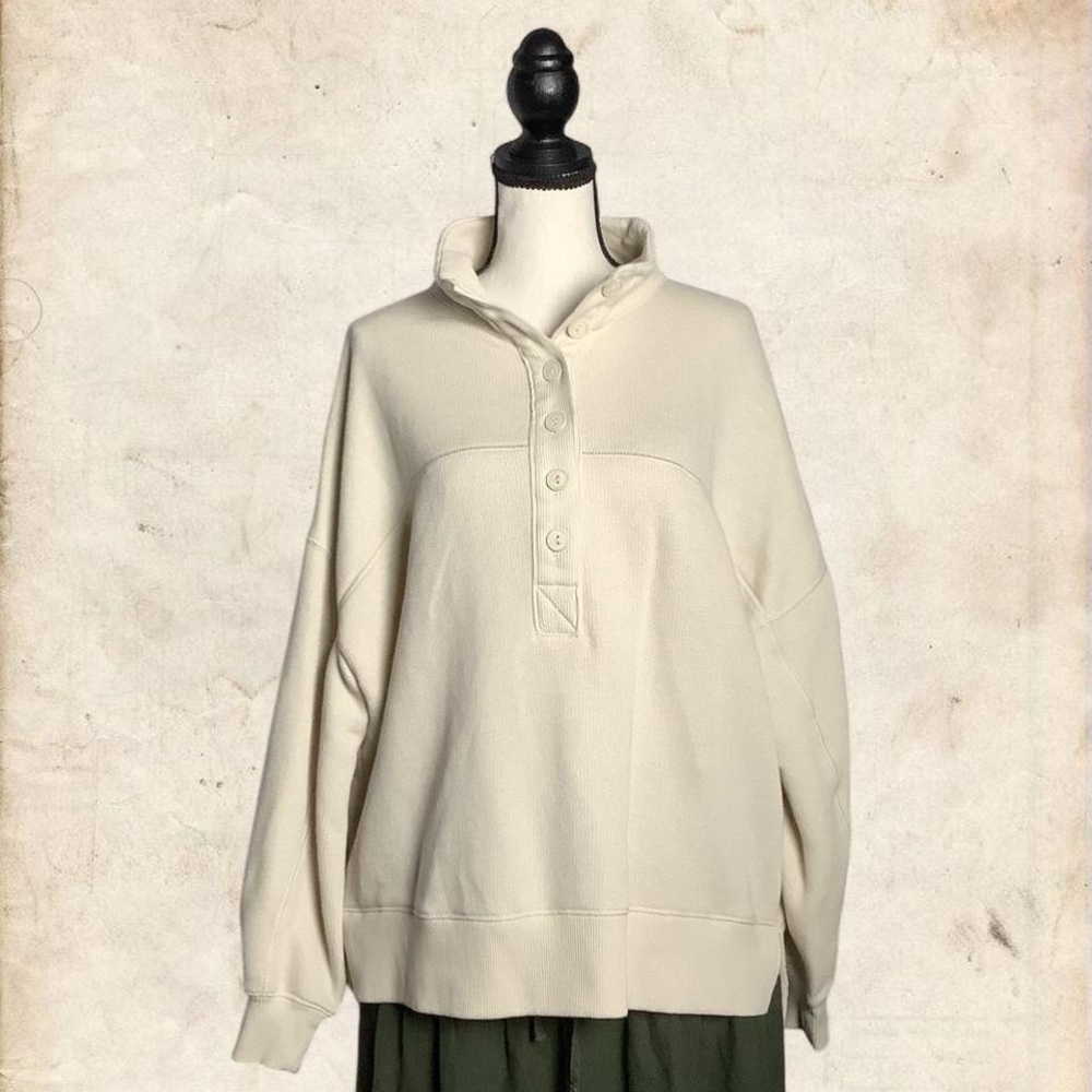 American Eagle Outfitters Cream Sweater